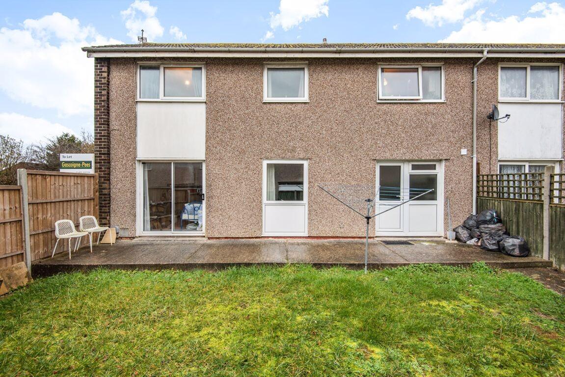 4 bedroom house for rent Park Barn Drive, Surrey, GU2 8EP UniHomes