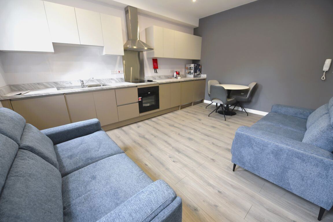 3 bedroom house on Cardigan Road, Headingley, Leeds