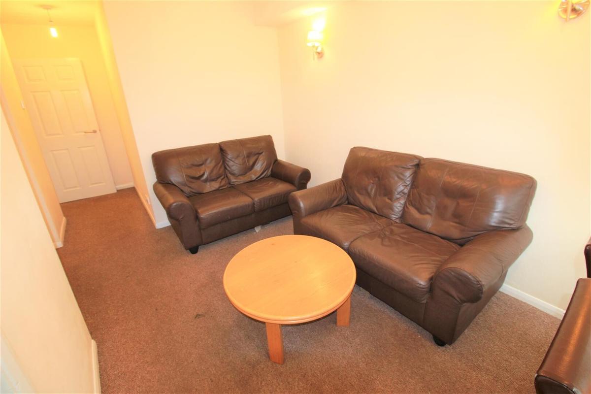 4 bedroom house for rent Belgrave Mews, London, UB8 3AG UniHomes