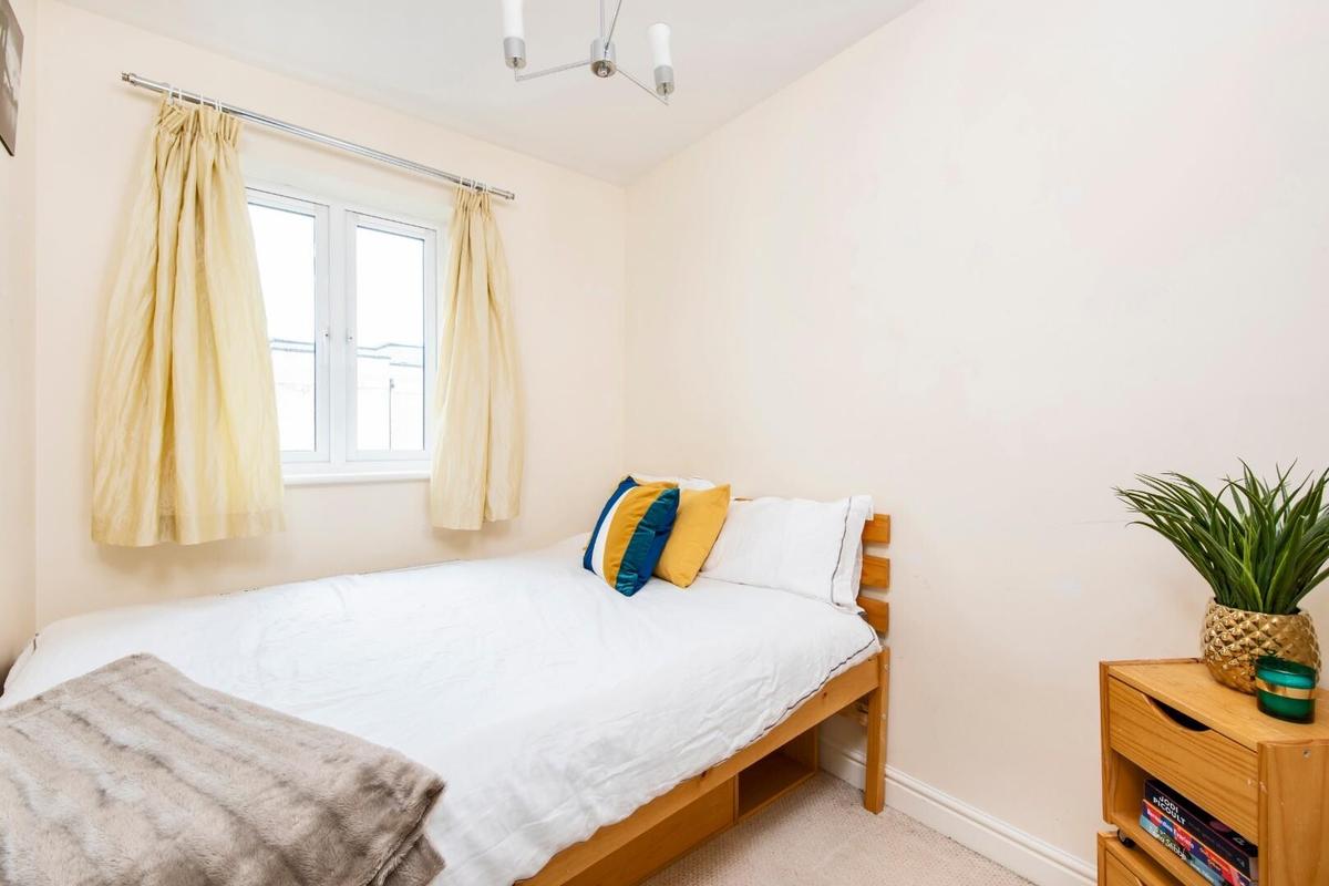 5 bedroom house for rent Middlewood Close, Bath, BA2 2TU UniHomes