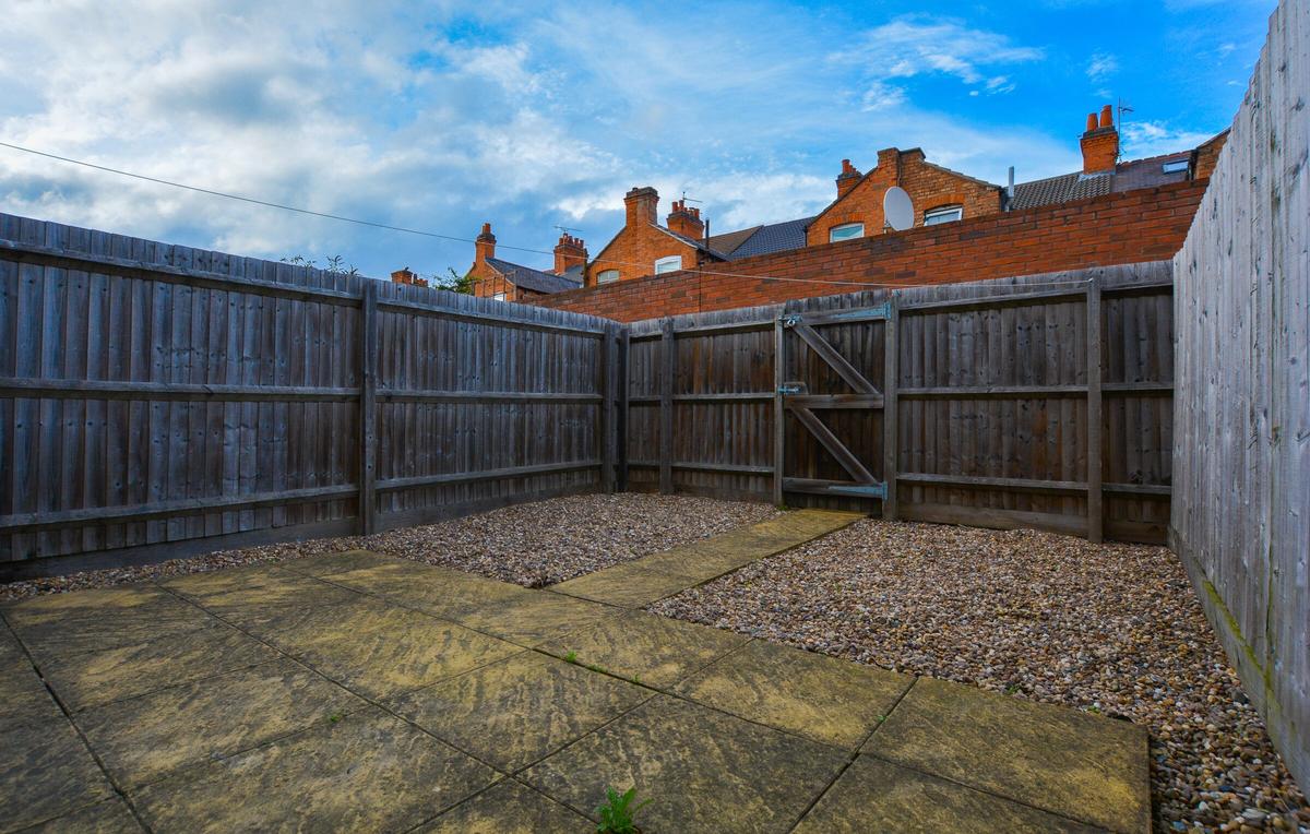 4 bedroom house for rent Eastleigh Road Leicester, LE3 0DD UniHomes