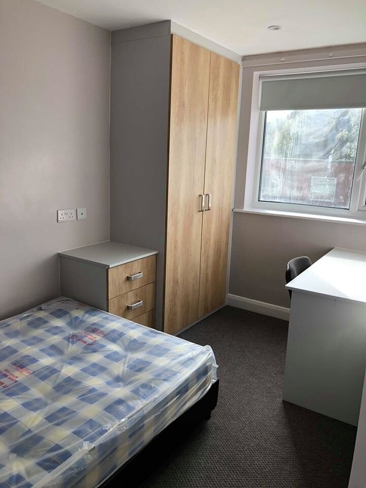 3 bedroom house for rent Woodhouse Street, Leeds, LS6 2NY UniHomes