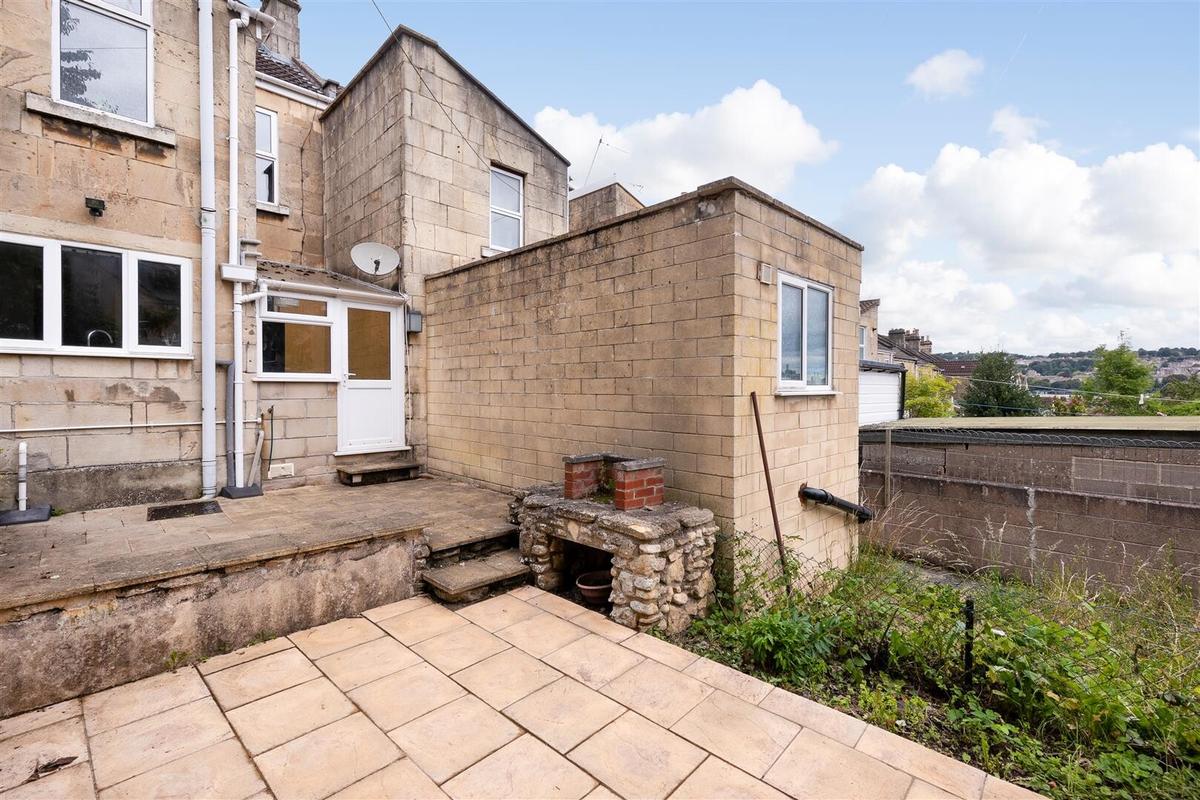 4 bedroom house for rent Herbert Road, Bath, BA2 3PR UniHomes