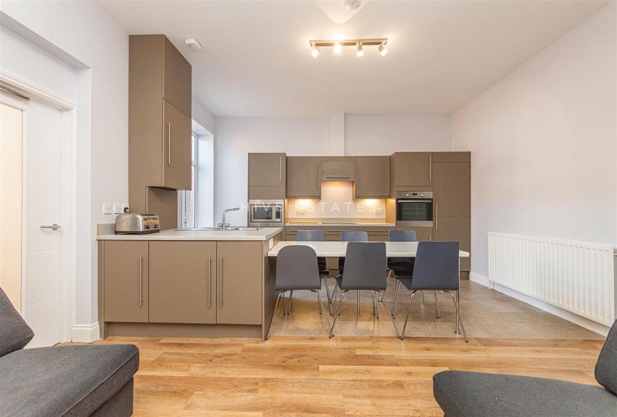 6 bedroom house for rent Kelvin Grove, Newcastle, NE2 1RL UniHomes