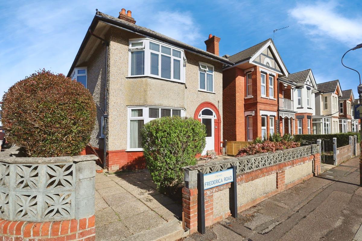 6 bedroom house on Frederica Road, Winton, Bournemouth