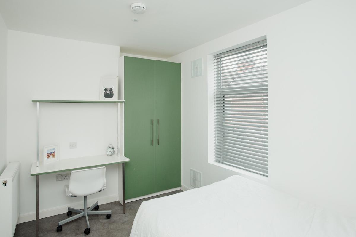 5 bedroom house for rent Thornton Road, StokeonTrent, ST4 2BD UniHomes