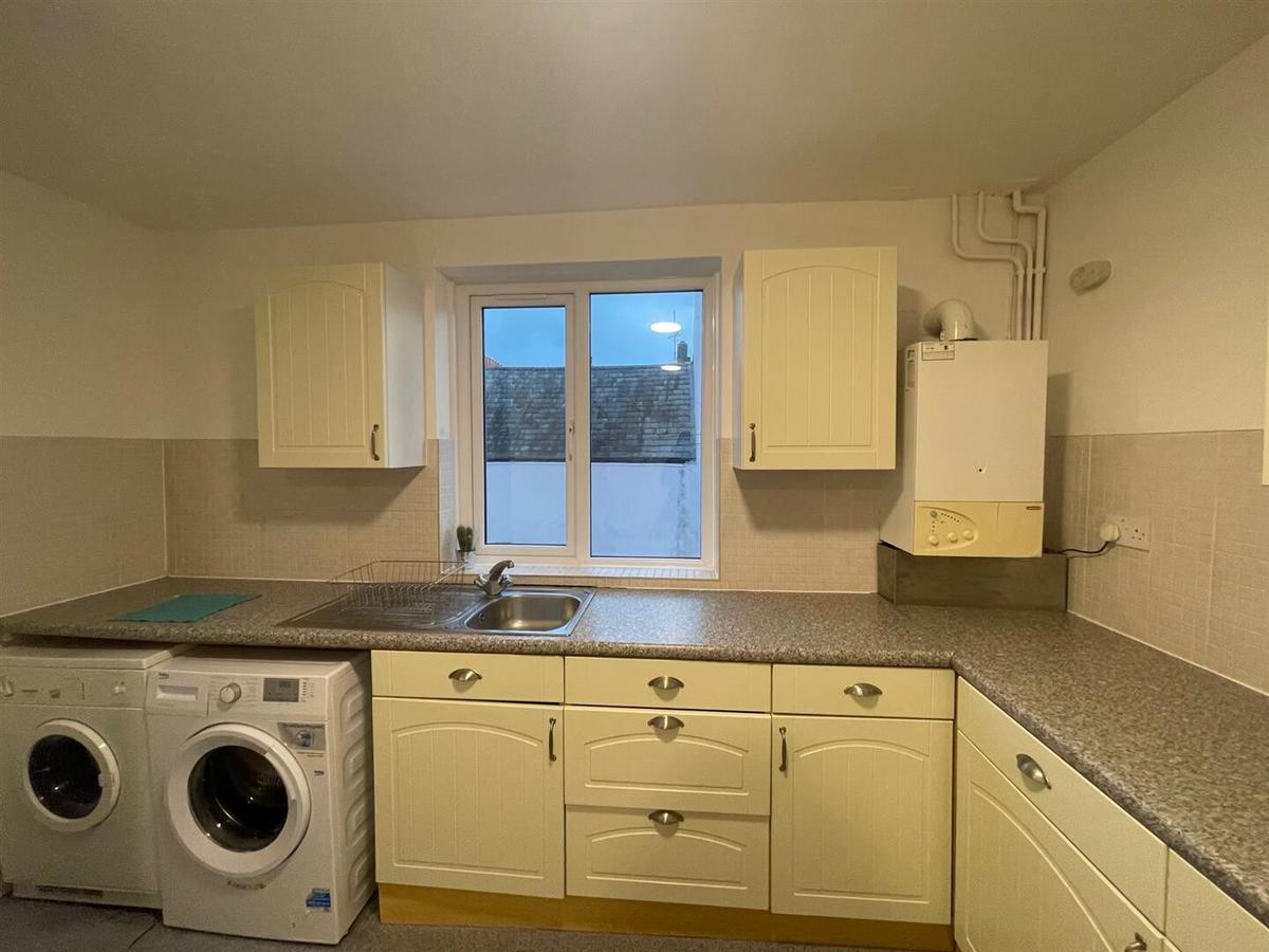 3 bedroom apartment for rent St. Marks Street, Brighton, BN2 5JH UniHomes