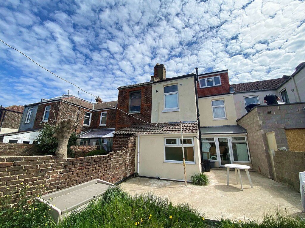 6 bedroom house for rent Francis Avenue, Portsmouth, PO4 0EP UniHomes