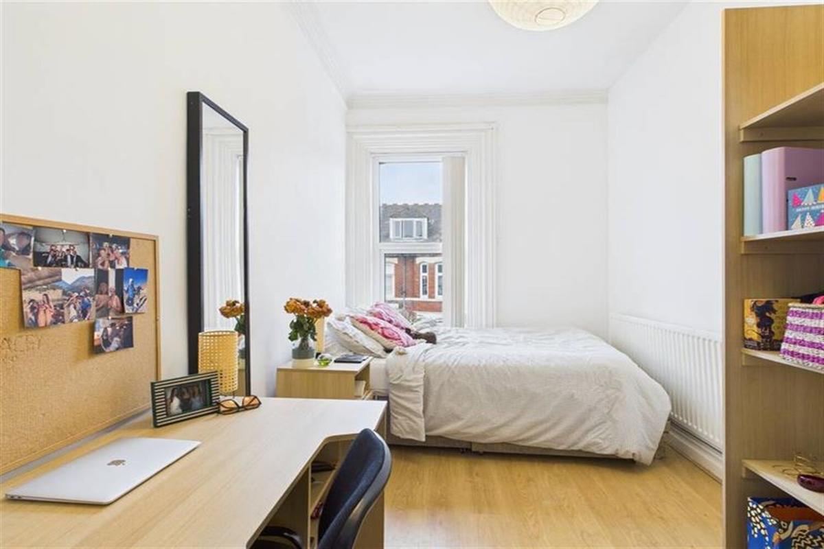 8 bedroom house on Devonshire Place, Jesmond, Newcastle