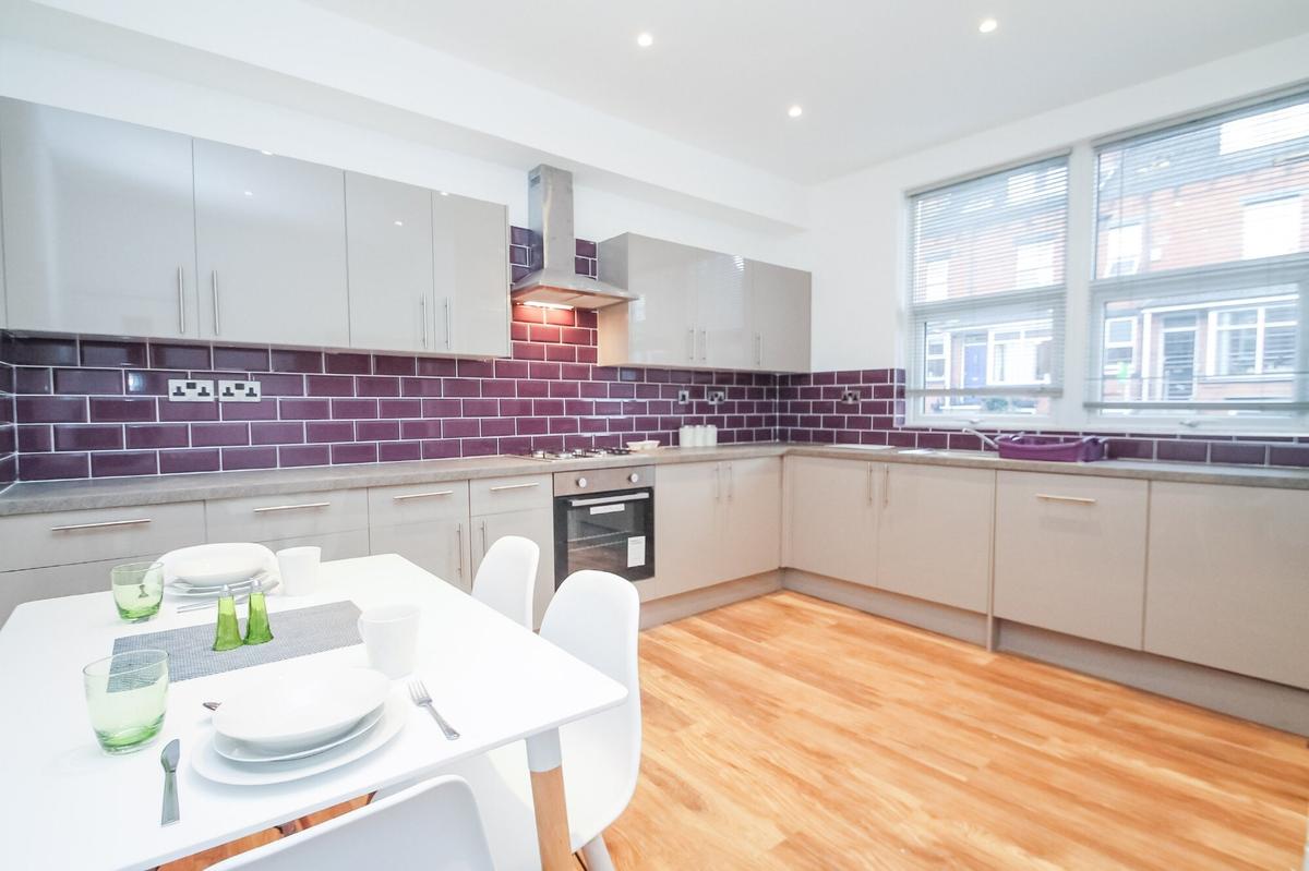 6 bedroom house for rent Burley, Leeds, LS4 2NG UniHomes