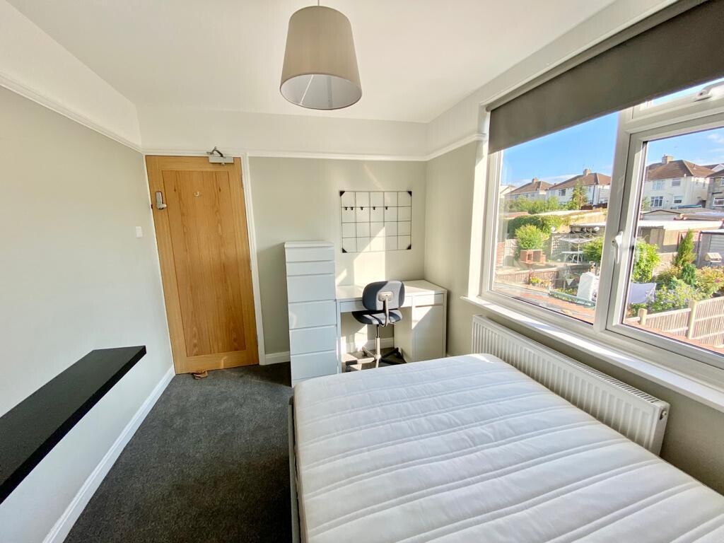 4 bedroom house for rent Station Road, Bristol, BS34 7JJ UniHomes