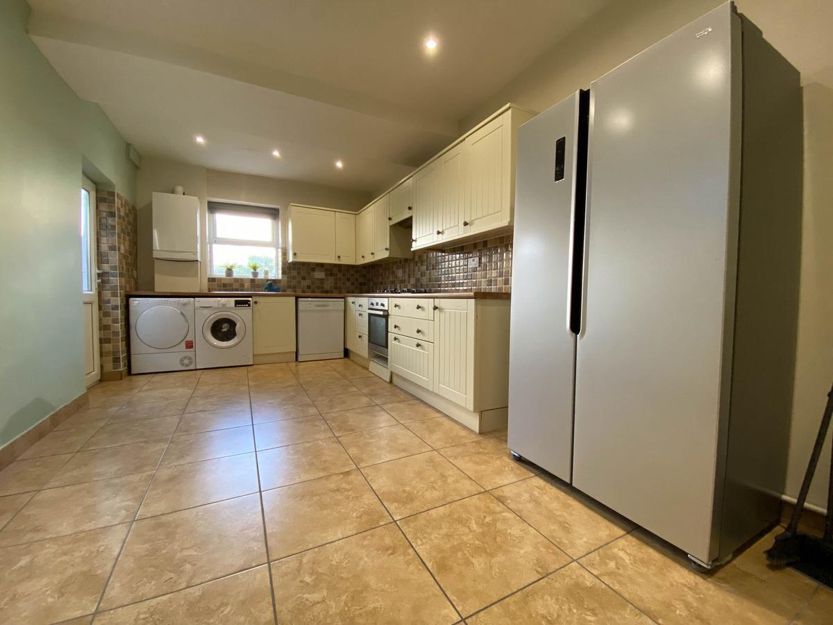 4 bedroom house for rent Whitchurch Road, Cardiff, CF14 3LW UniHomes