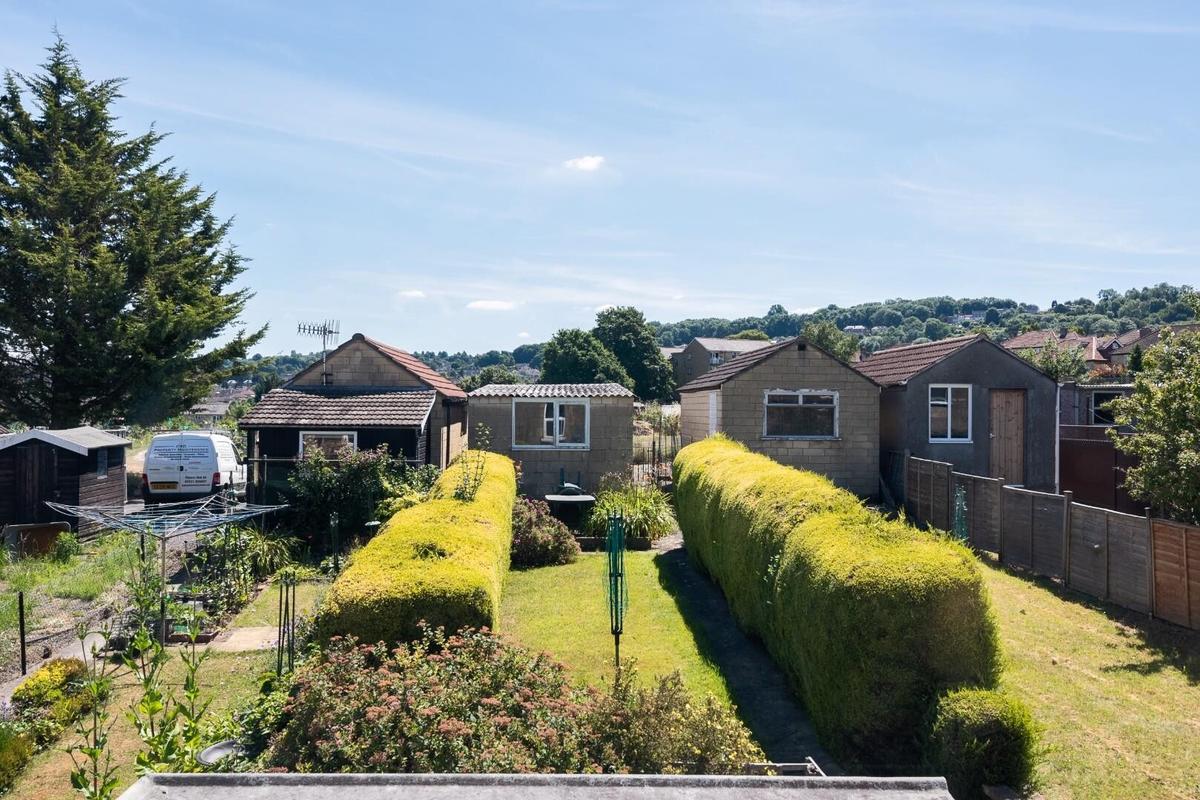 4 bedroom house for rent Coronation Avenue, Bath, BA2 2JT UniHomes