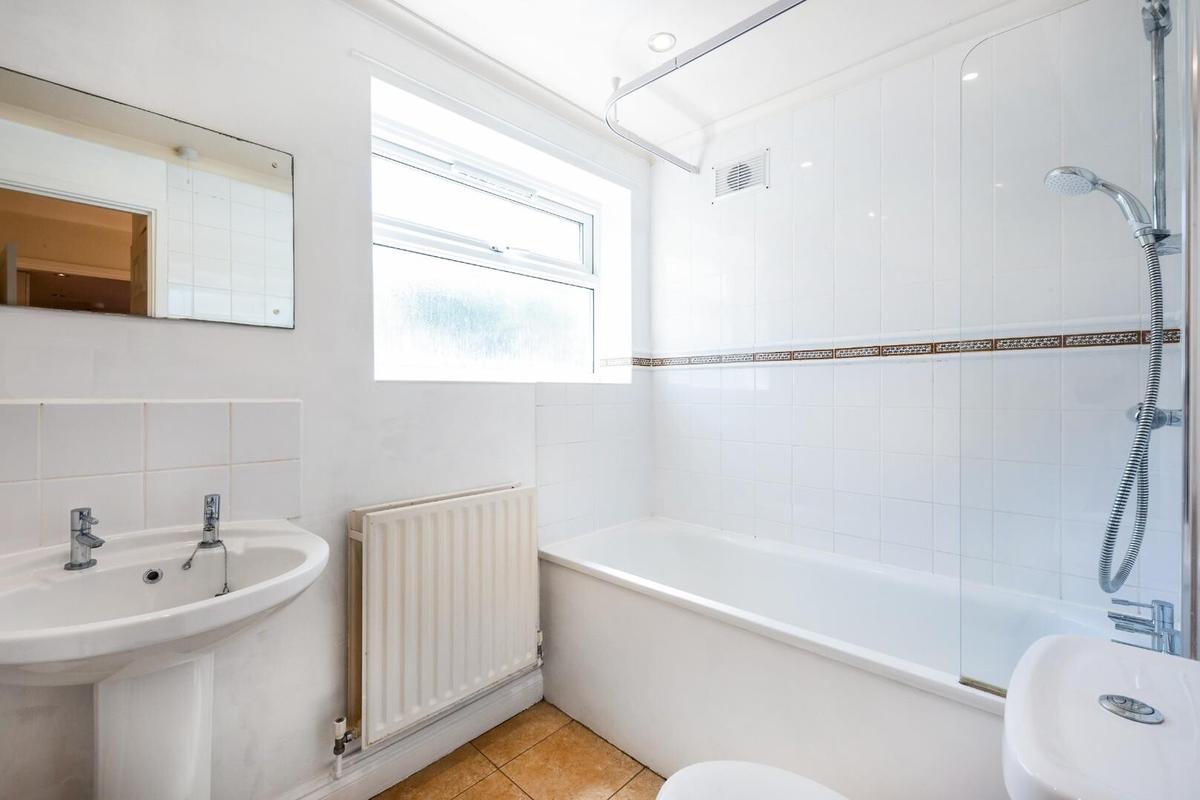 4 bedroom house for rent Coronation Avenue, Bath, BA2 2JT UniHomes