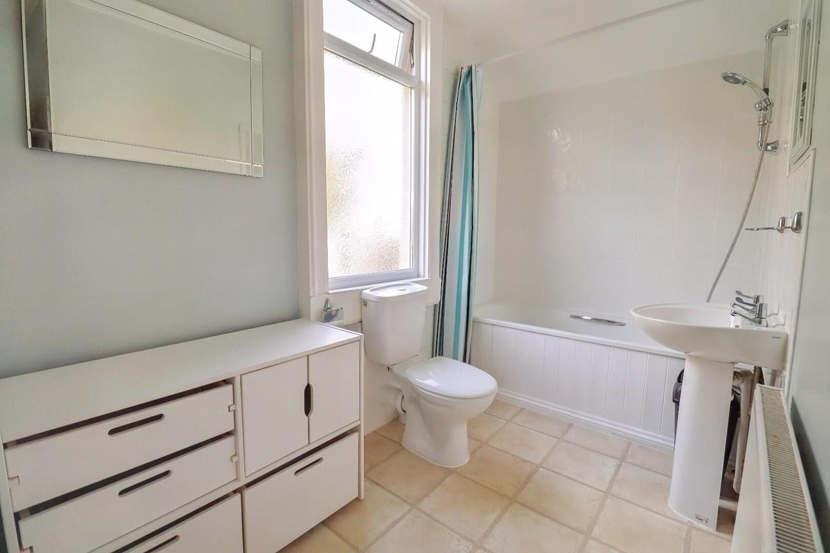 5 bedroom house for rent Kensington Gardens, Bath, BA1 6LH UniHomes