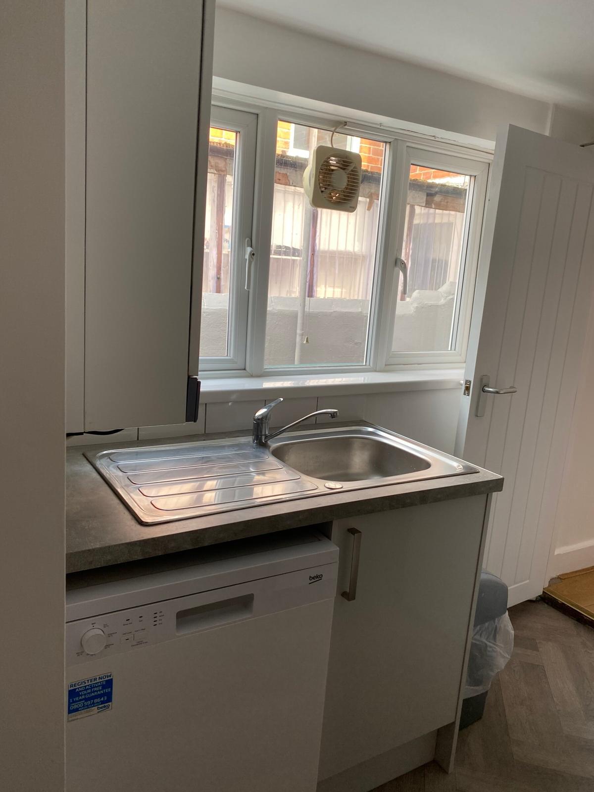 5 bedroom house for rent Donnington Gardens, Reading, RG1 5LZ UniHomes