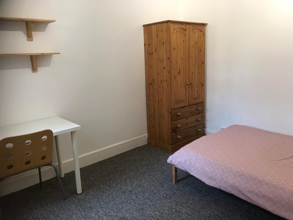 5 bedroom house for rent Donnington Gardens, Reading, RG1 5LZ UniHomes