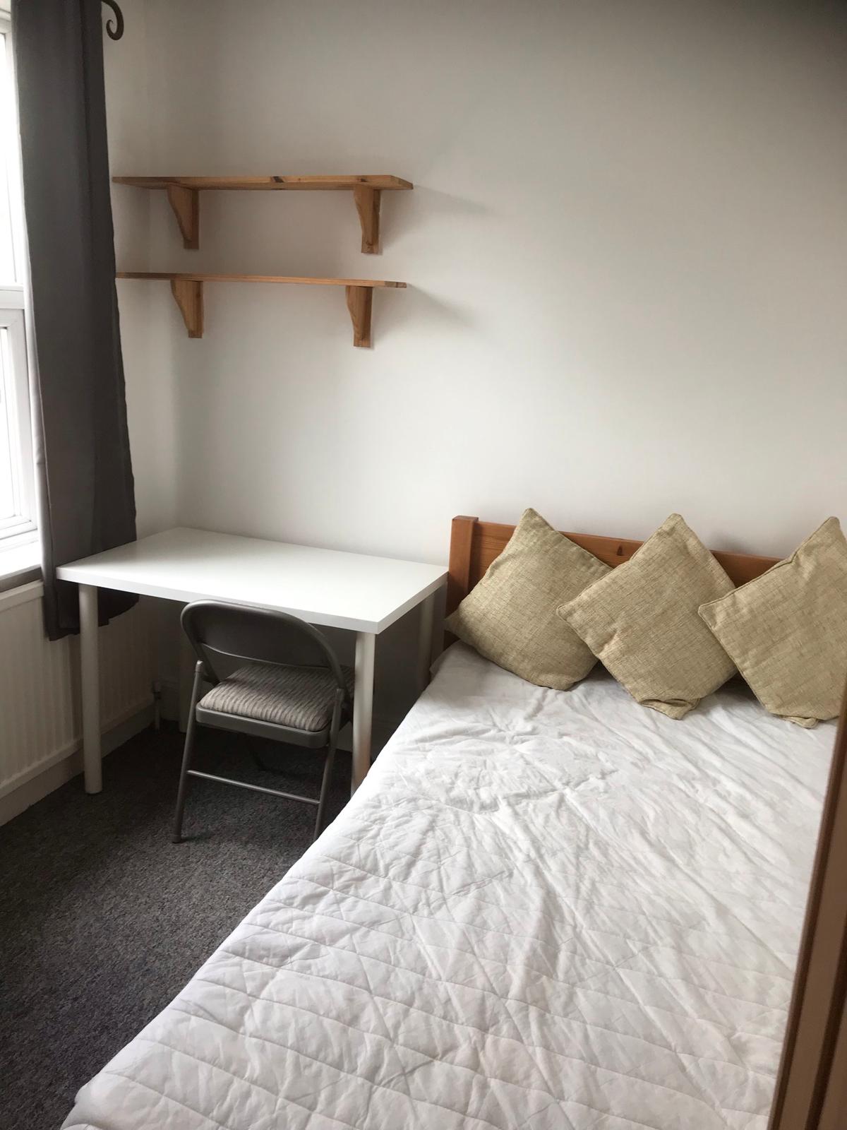 5 bedroom house for rent Donnington Gardens, Reading, RG1 5LZ UniHomes