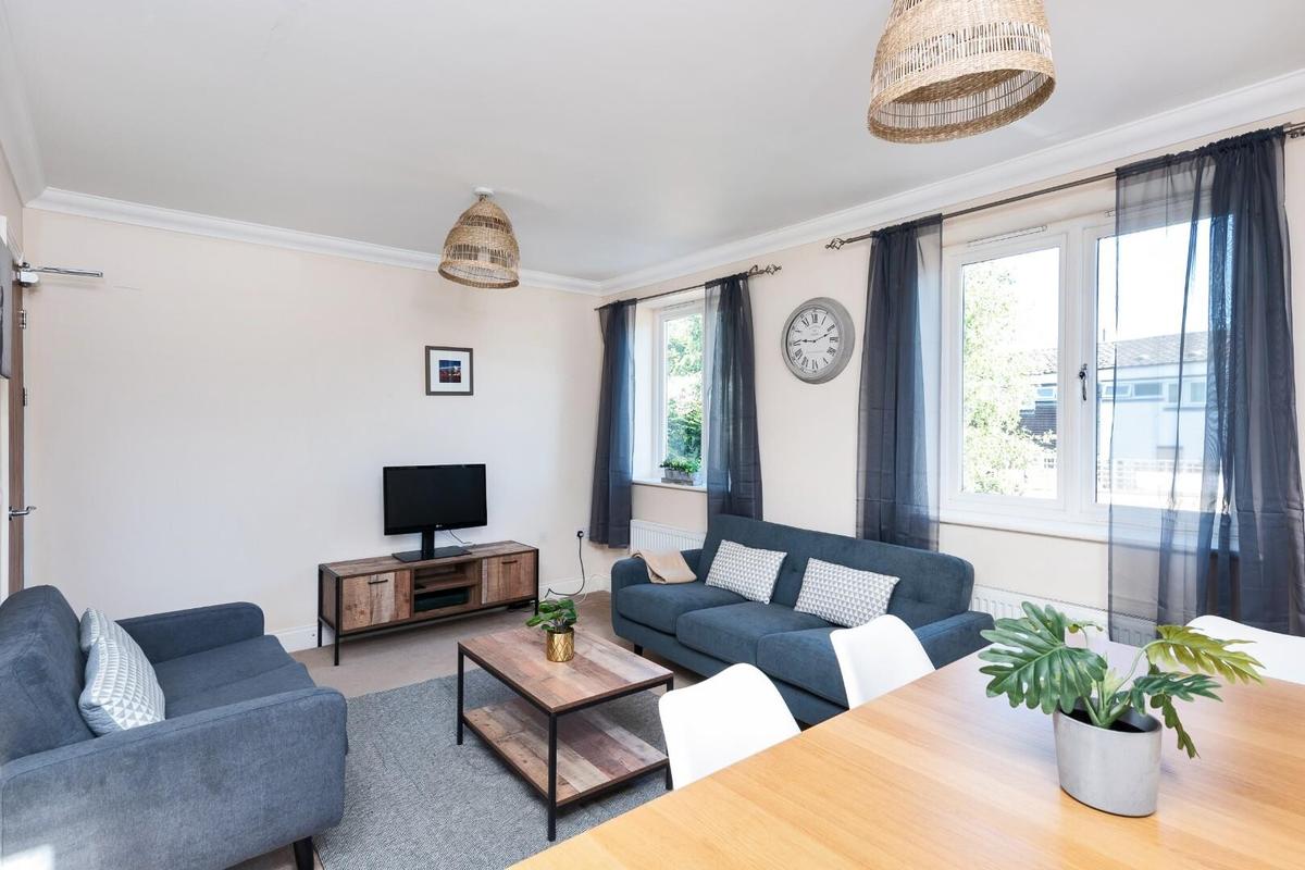 6 bedroom house for rent Linen Walk, Bath, BA1 6BZ UniHomes