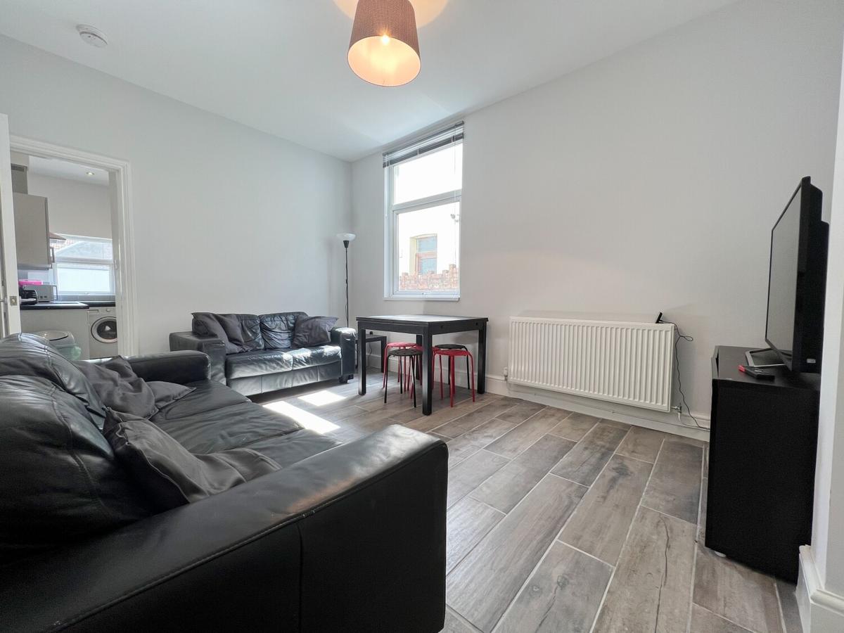 5 bedroom house for rent Pentyrch Street, Cardiff, CF24 4JX UniHomes