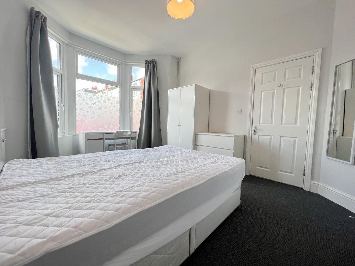 5 bedroom house for rent Pentyrch Street, Cardiff, CF24 4JX UniHomes