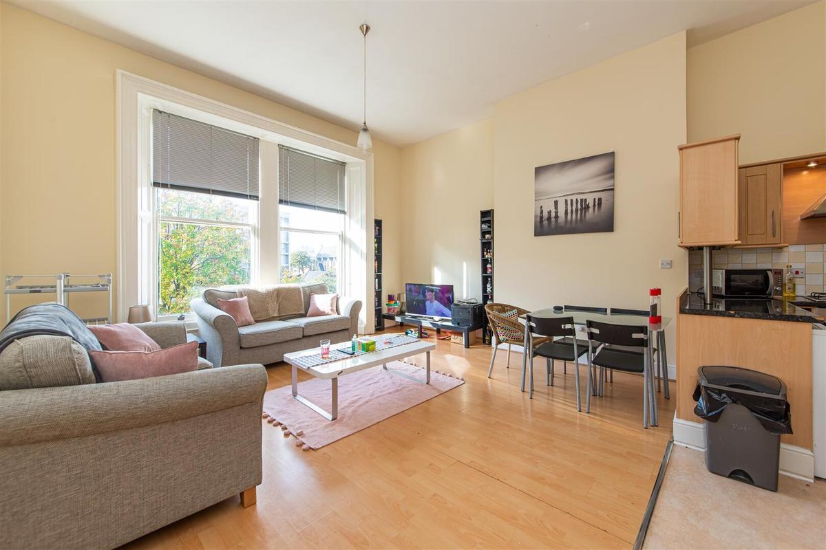 3 bedroom apartment for rent Osborne Terrace, Newcastle, NE2 1NE UniHomes