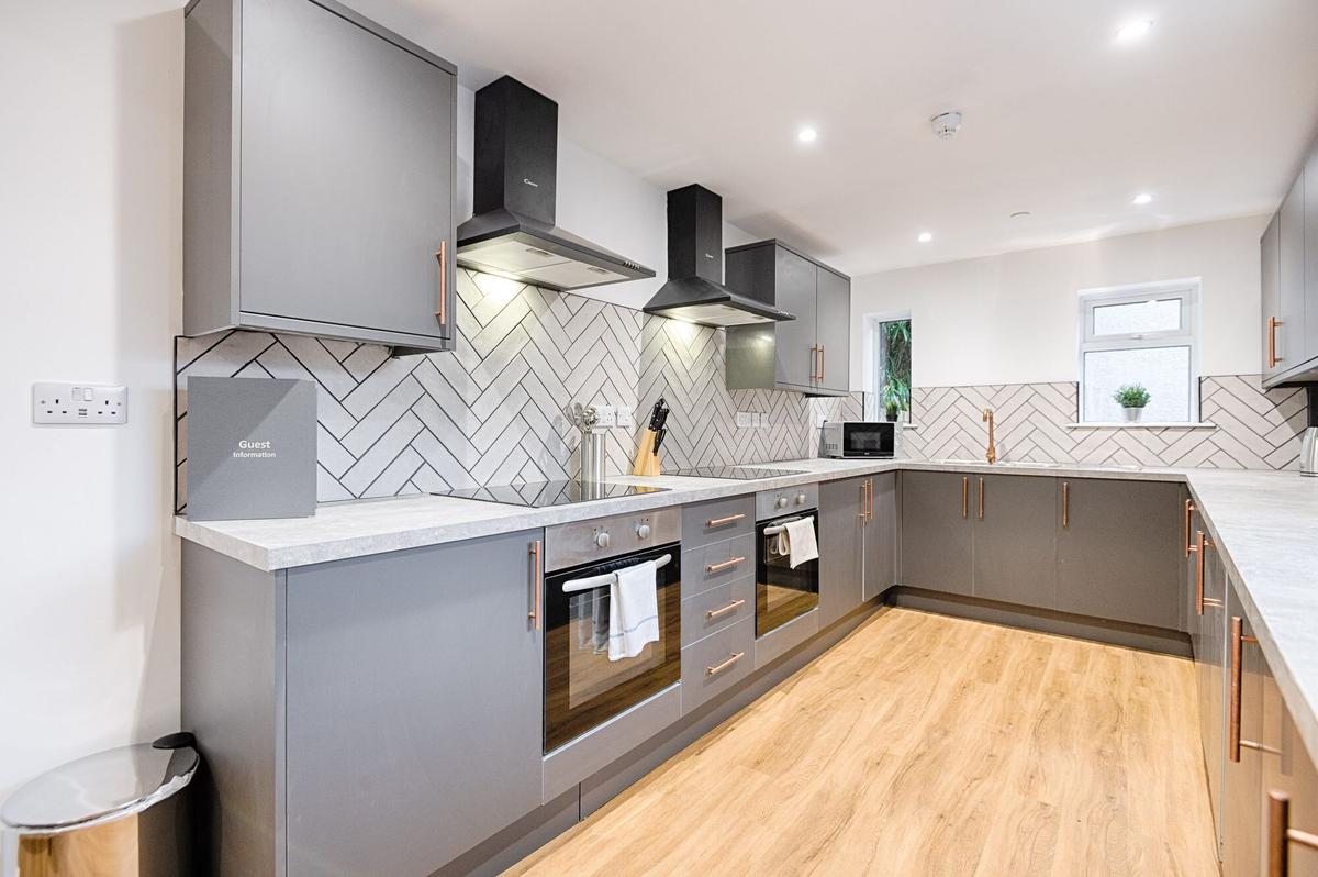 6 bedroom house on Hanover Street, Brynmill, Swansea