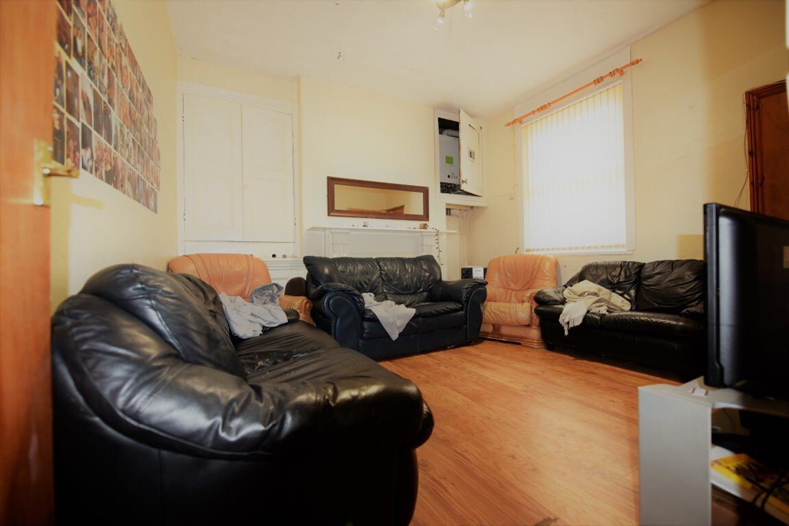 7 bedroom house for rent Hyde Park, Leeds, LS6 1HT UniHomes