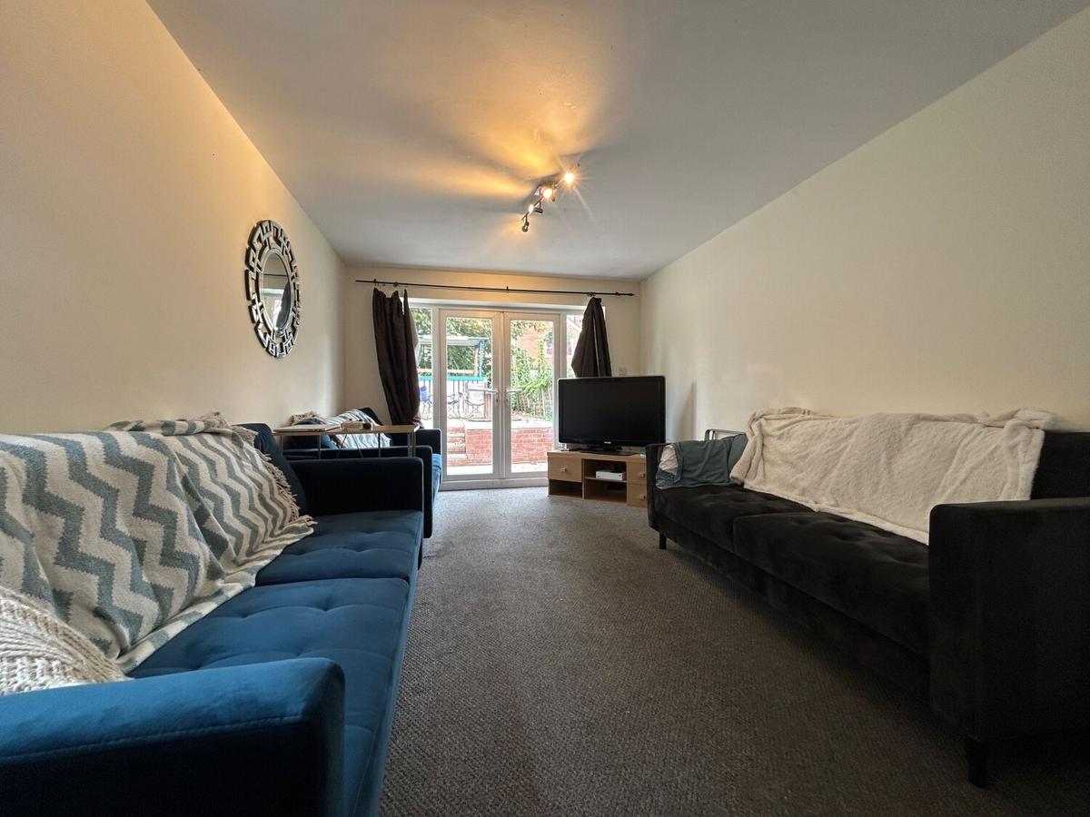 9 bedroom house on Miskin Street, Cathays, Cardiff