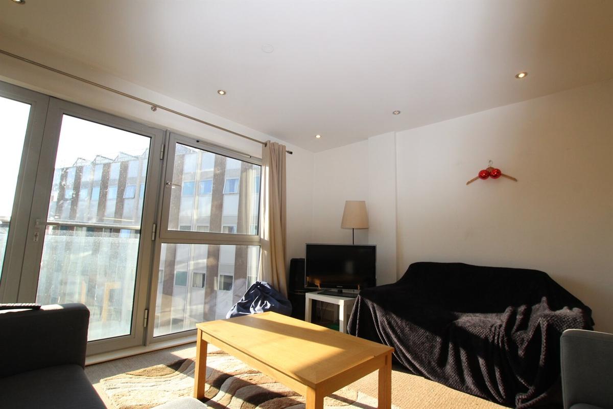 2 bedroom apartment for rent 311 North West, 41 Talbot Street The City