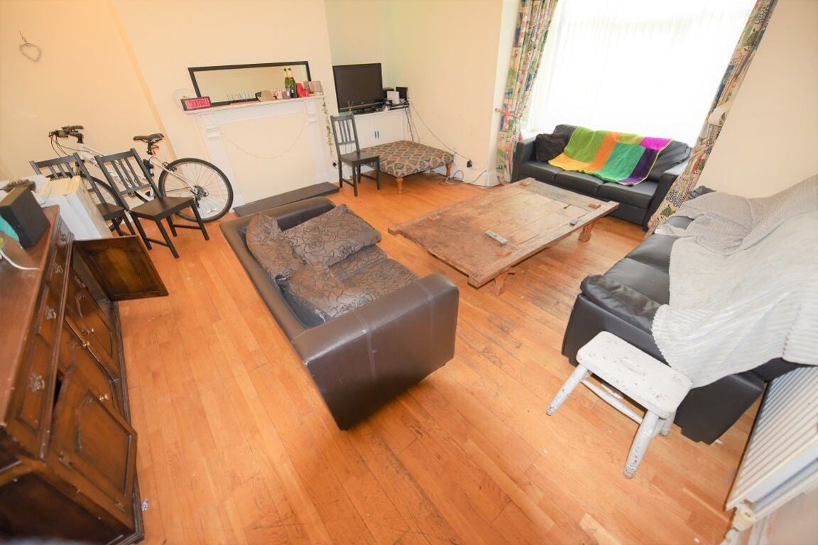 6 bedroom house for rent Hyde Park Terrace, Leeds, LS6 1BJ UniHomes