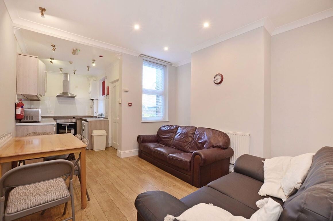 5 bedroom house for rent Queens Road Sheffield, S2 4DH UniHomes