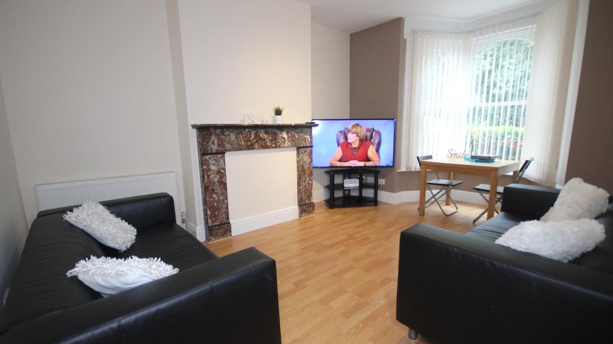 6 bedroom house on Thompson Road, Ecclesall, Sheffield