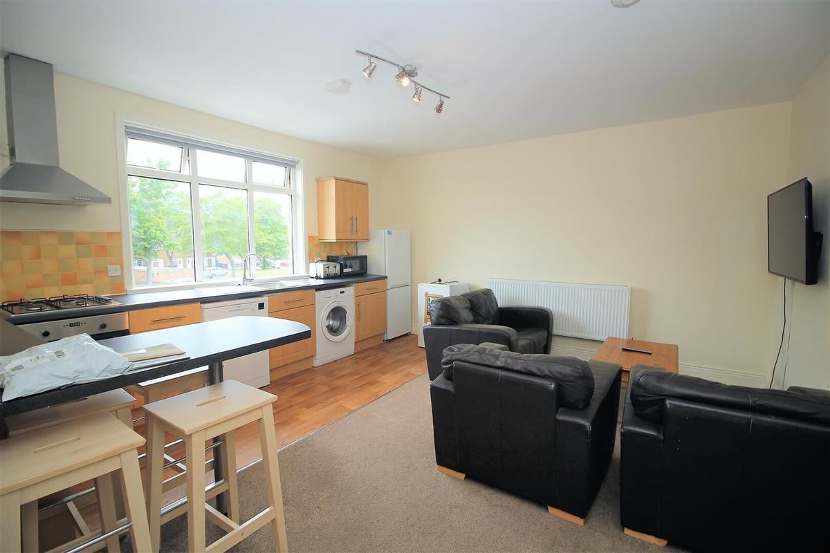 4 bedroom apartment for rent Heaton Place, Newcastle, NE6 1XF UniHomes