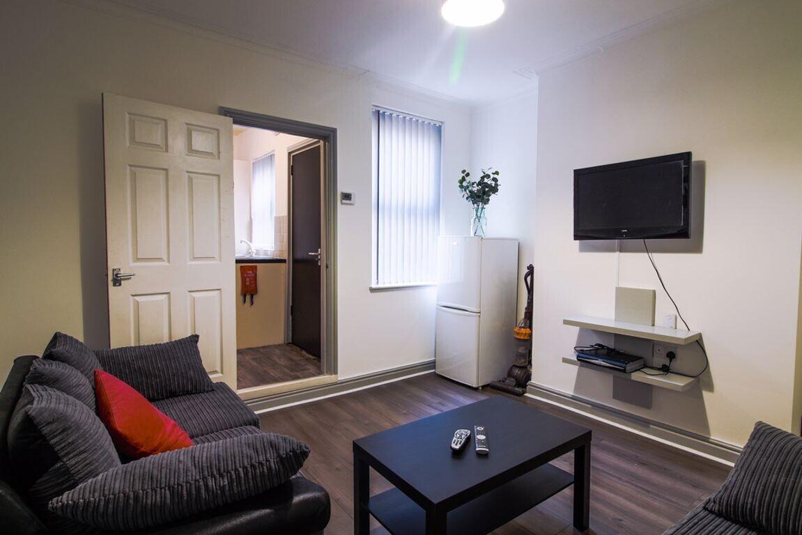 5 bedroom house for rent Abbeydale Road, Sheffield, S7 1FQ UniHomes