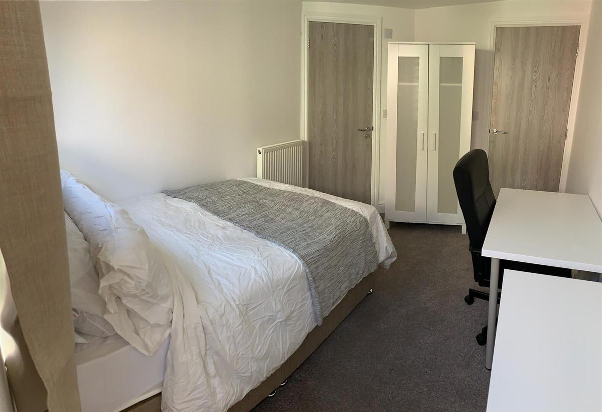 2 bedroom apartment on Victoria Street, City Centre, Exeter