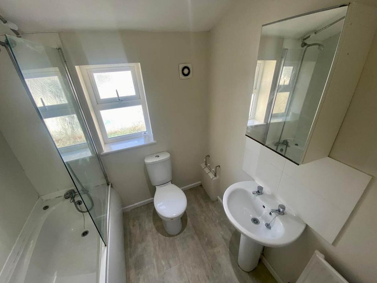 5 bedroom house for rent Richardson Street, Sandfields, City Centre, Swansea, SA1 3JF UniHomes