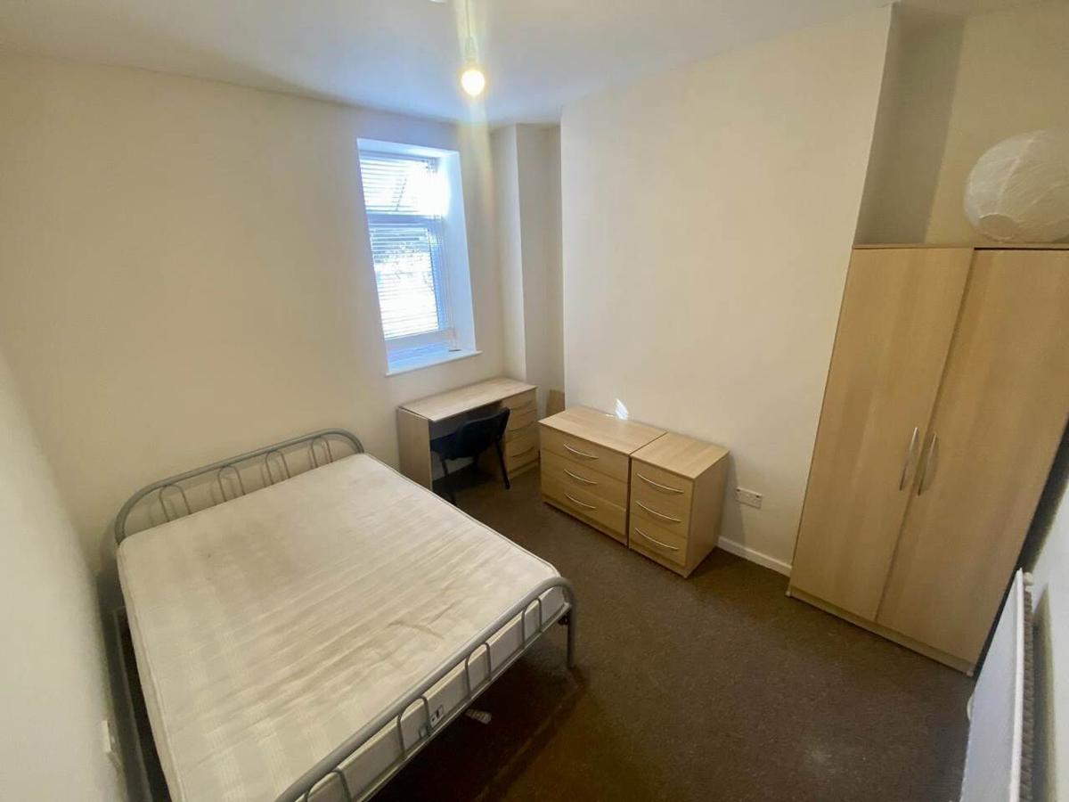 5 bedroom house for rent Richardson Street, Sandfields, City Centre, Swansea, SA1 3JF UniHomes