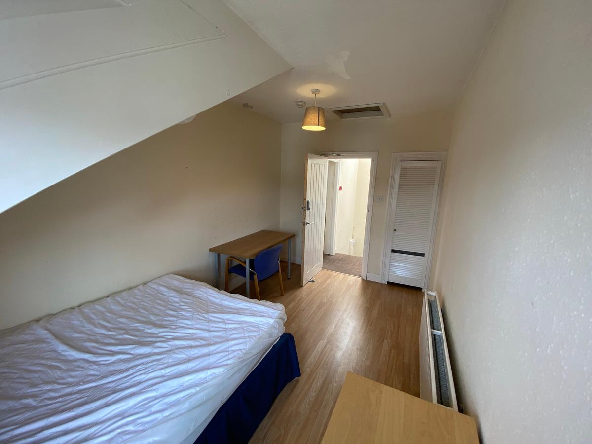 6 bedroom house for rent Headingley Avenue, Leeds, LS6 3EP UniHomes