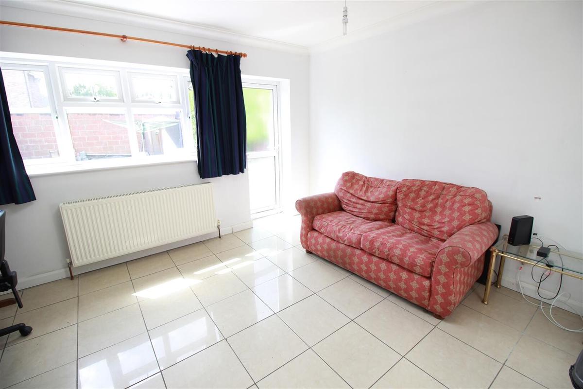 4 bedroom house for rent Frays Waye, London, UB8 2QU UniHomes