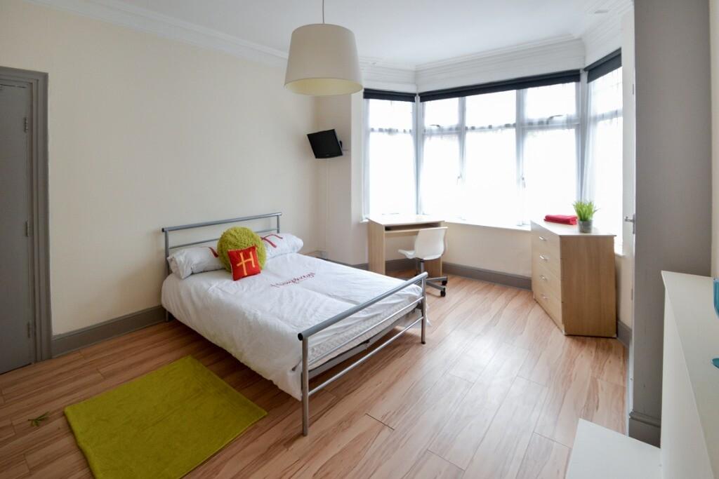 6 bedroom house for rent Gedling Grove, Nottingham, NG7 4DU UniHomes