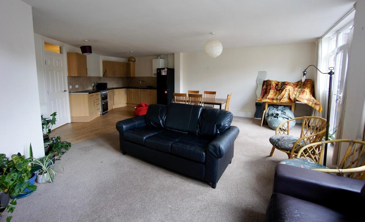 3 bedroom apartment for rent Glossop Road, Sheffield, S10 2QE UniHomes