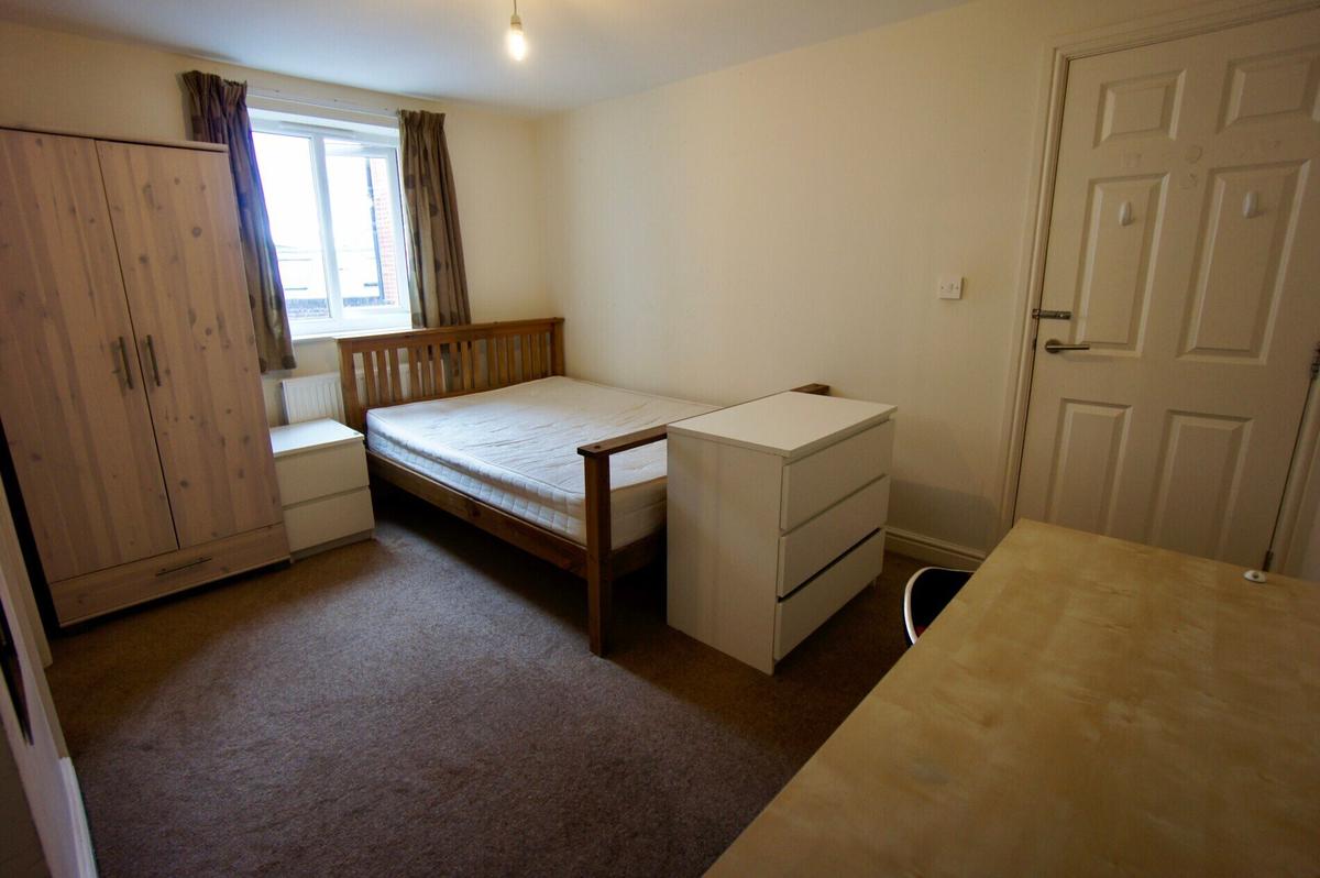 3 bedroom apartment for rent Glossop Road, Sheffield, S10 2QE UniHomes