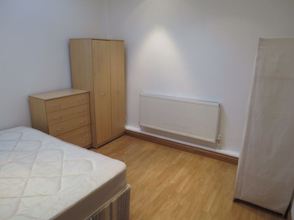 2 bedroom house for rent Cowley Road, Oxford, OX4 1HU UniHomes