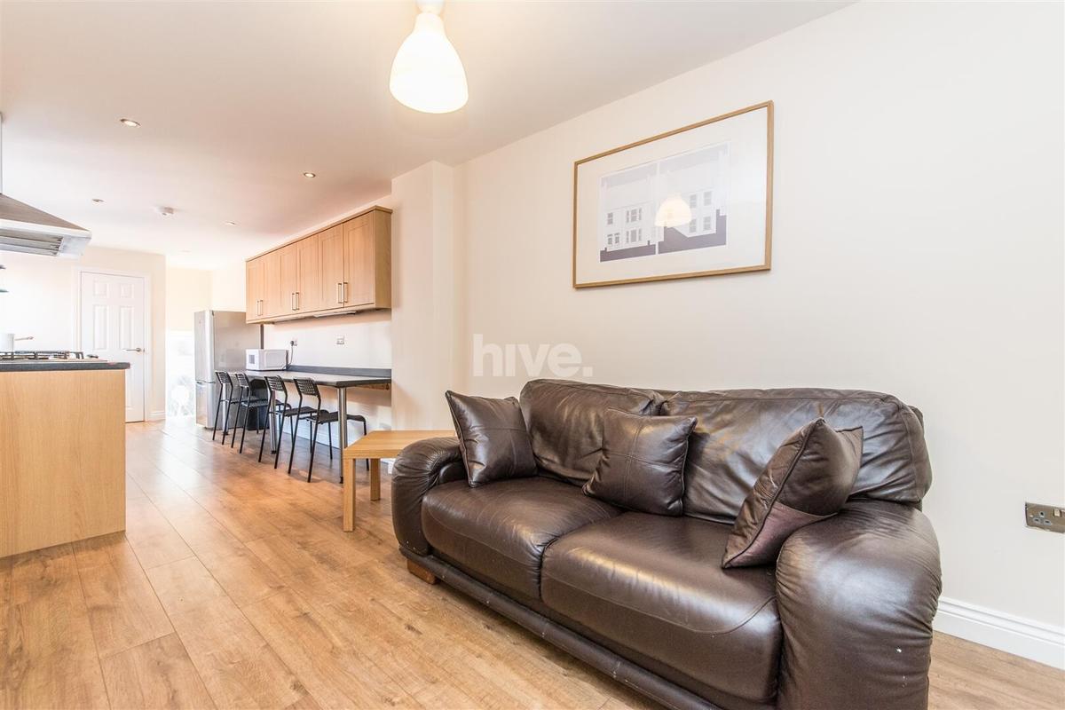 3 bedroom apartment for rent Warwick Street, Newcastle, NE6 5AR UniHomes