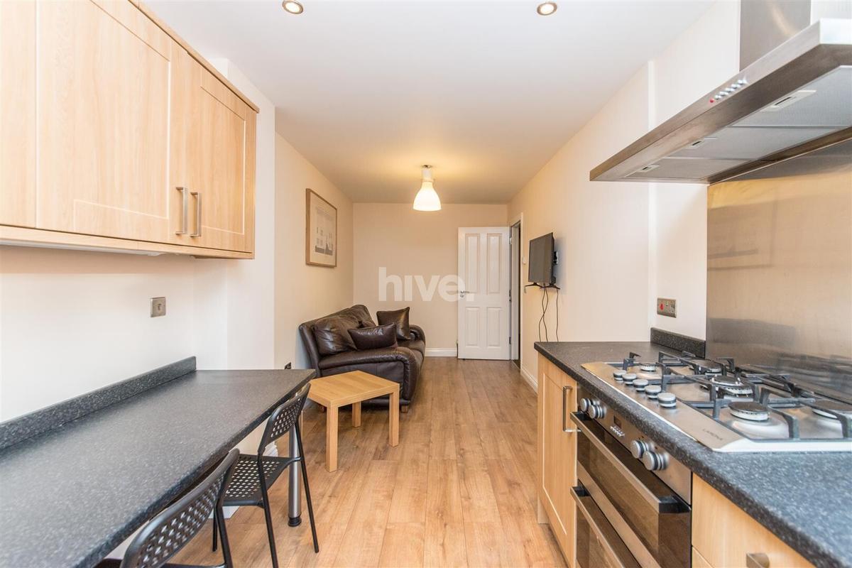 3 bedroom apartment for rent Warwick Street, Newcastle, NE6 5AR UniHomes