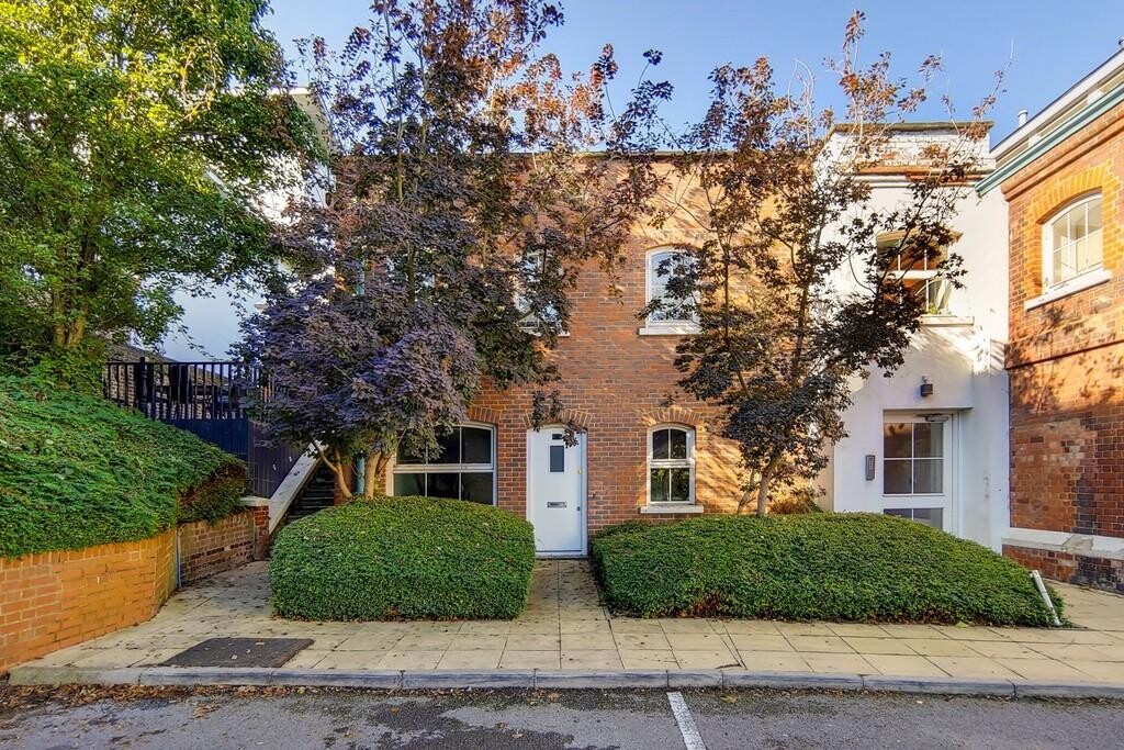 2 bedroom apartment for rent Woolwich Manor Way, London, E16 2GE UniHomes