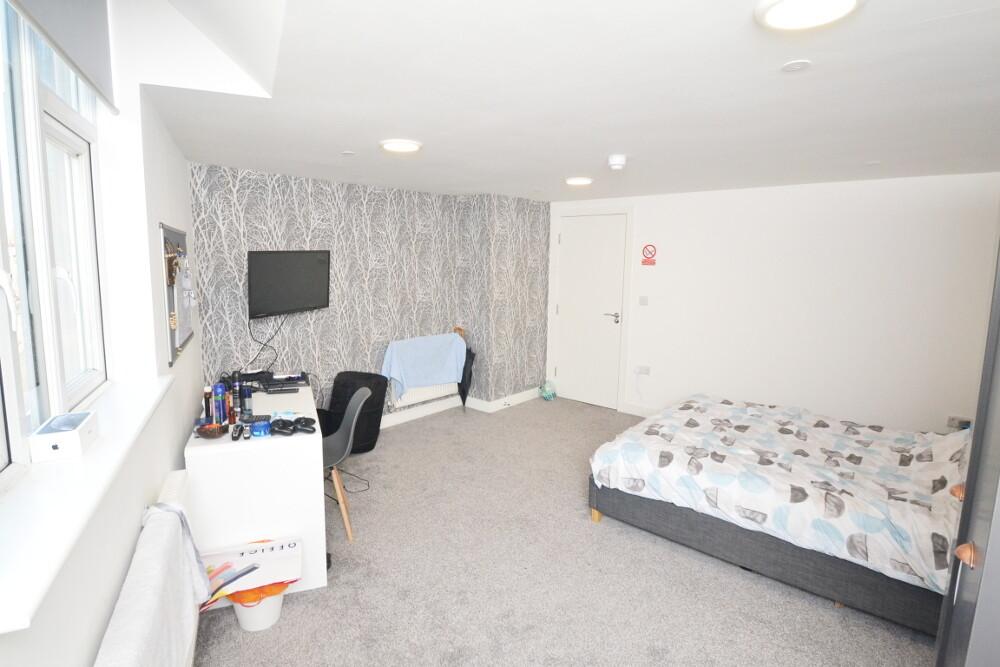 6 bedroom apartment for rent Wilmslow Road, Manchester, M14 6NW UniHomes