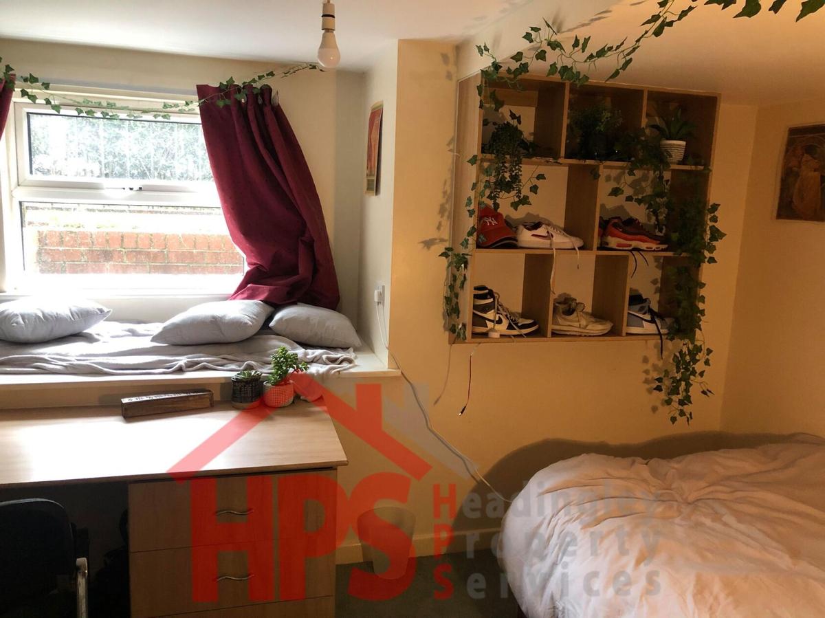 3 bedroom apartment for rent Headingley Mount, Leeds, LS6 3EL UniHomes