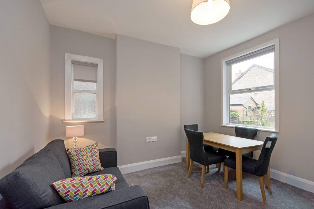 4 bedroom house for rent Queens Road Beeston, Nottingham, NG9 2BB